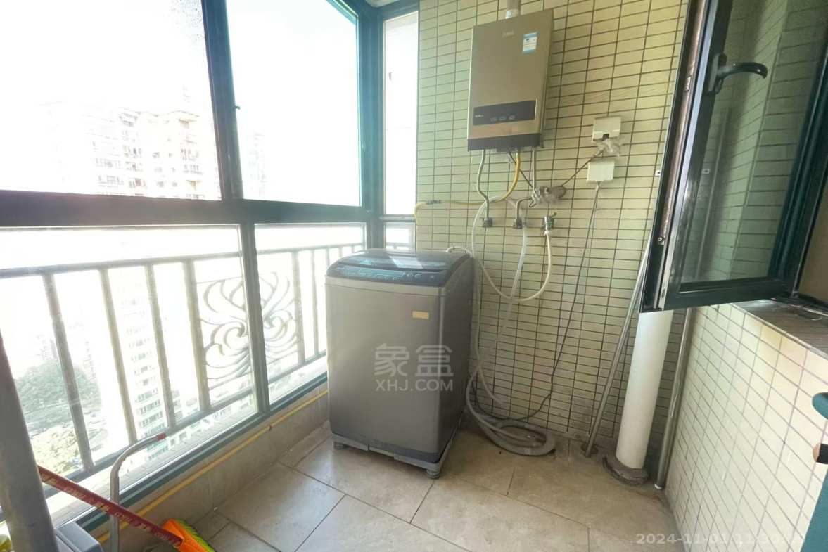 株洲恒大名都  4室2厅2卫   2500.00元/月室内图