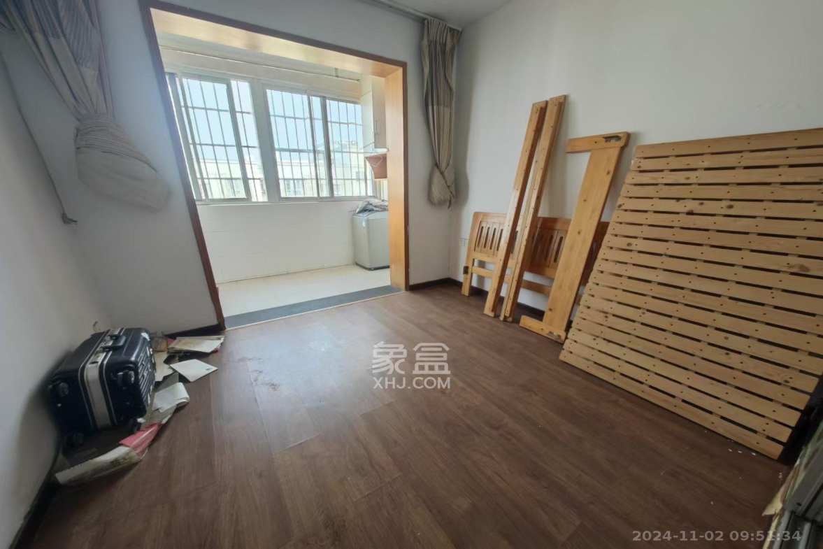 鑫天芙蓉  3室2厅1卫   2000.00元/月室内图