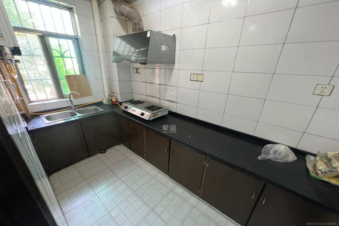 和平小区  1室2厅1卫    1200.0元/月室内图