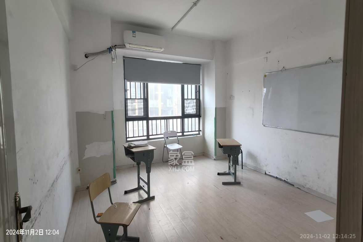 万博汇  1室2厅1卫   1600.00元/月室内图