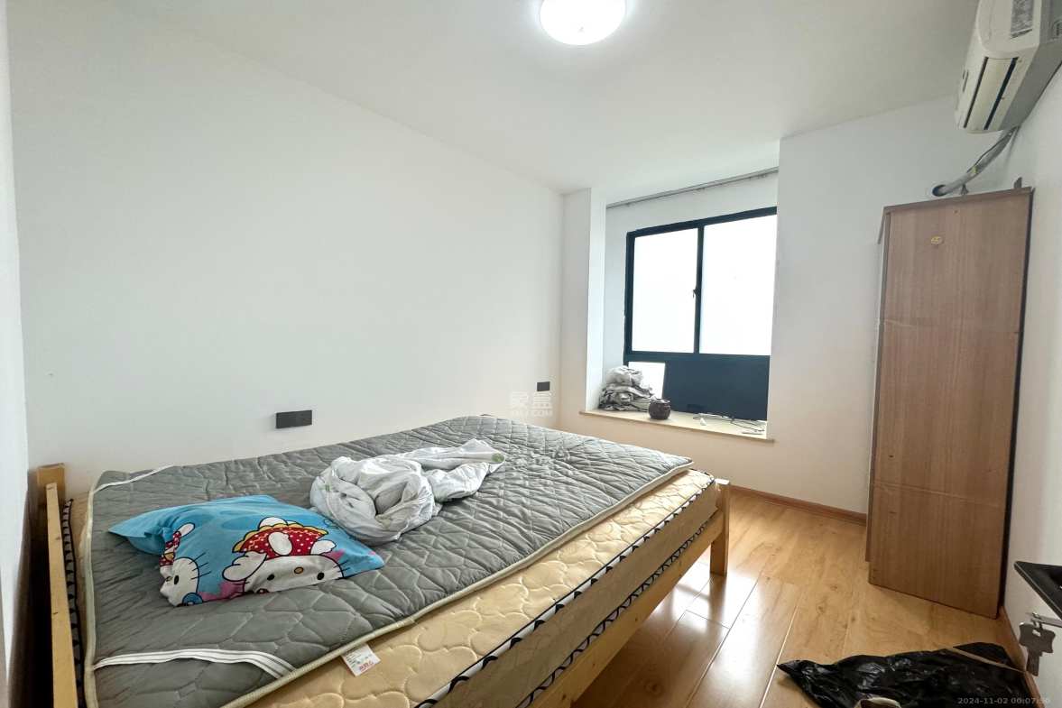 尊邸华庭  4室2厅2卫   2800.00元/月室内图