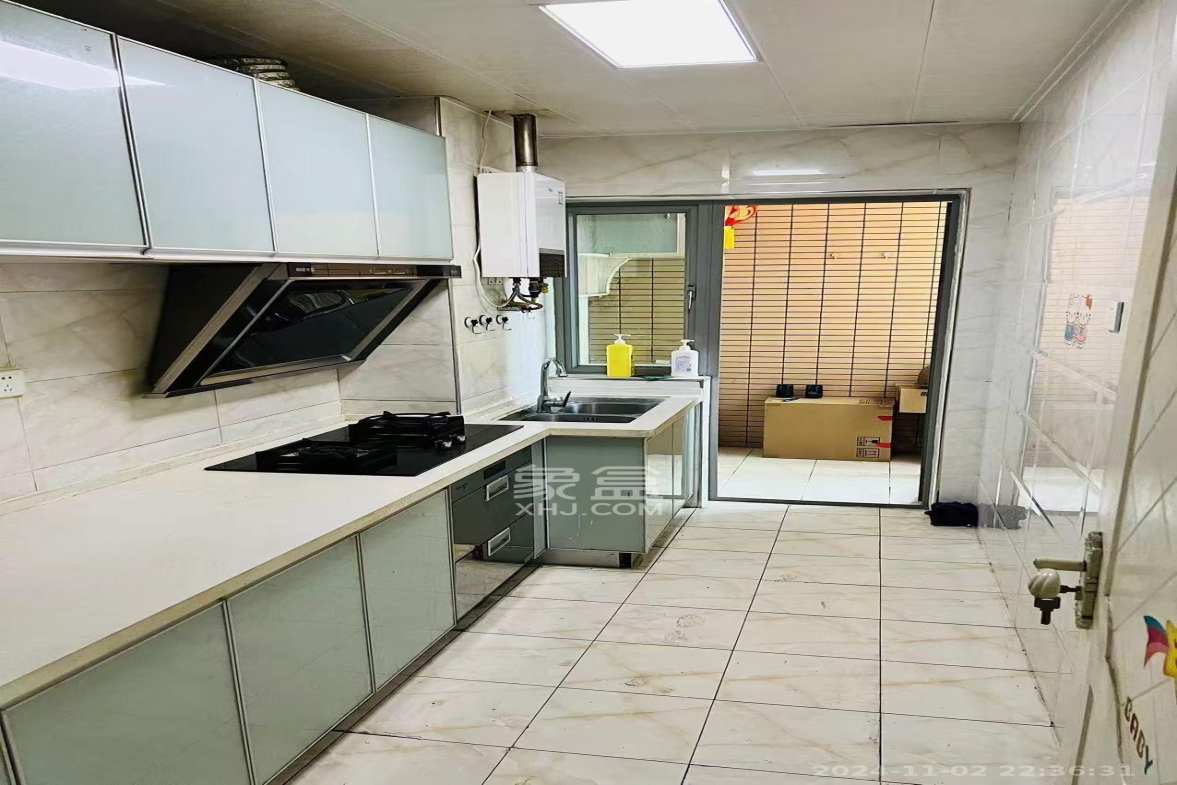 新城新世界一二三期 2室2厅1卫 2500.0元/月 新城新世界一二三期 2室2厅1卫 2500.0元/月室内图