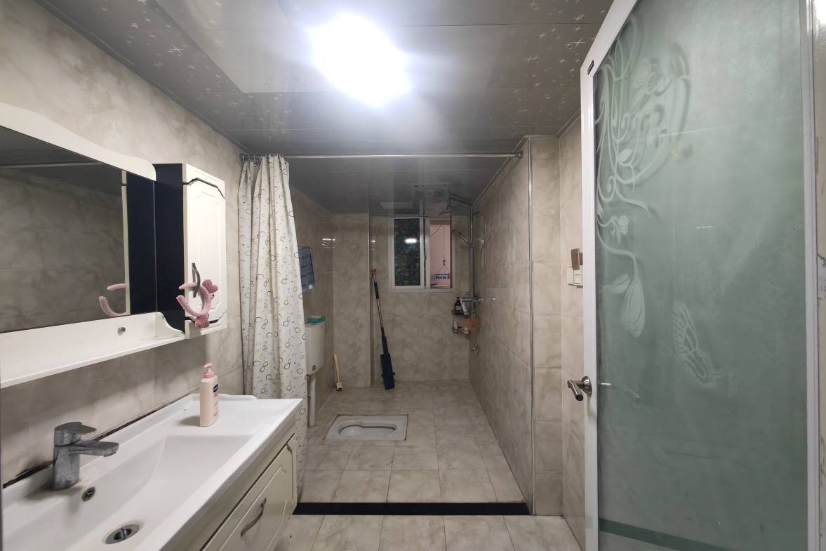 时代大厦  3室2厅2卫    32.0万室内图1