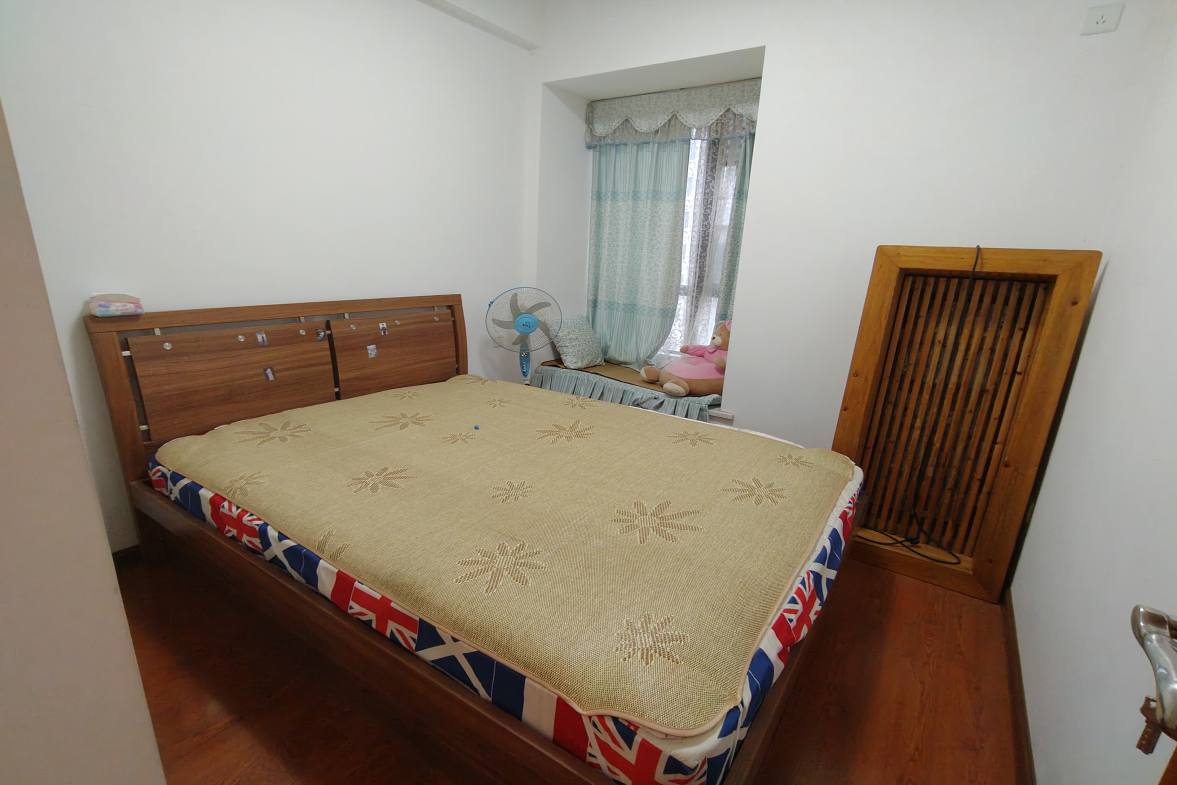 珠江愉景新城  2室2厅1卫   1500.00元/月室内图
