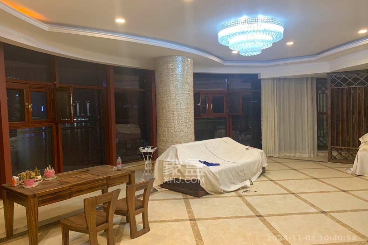 湘江世纪城湘江豪庭  4室2厅2卫   8500.00元/月室内图