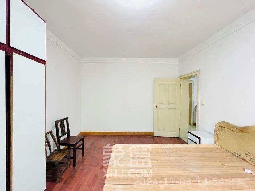 红旗区一片  3室2厅1卫    2400.0元/月室内图