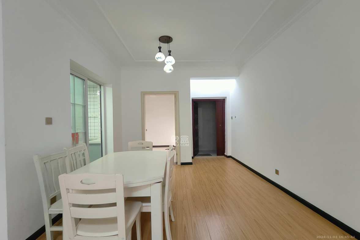 长燃润和天地（长润小区印湘江）  4室2厅2卫    2400.0元/月室内图