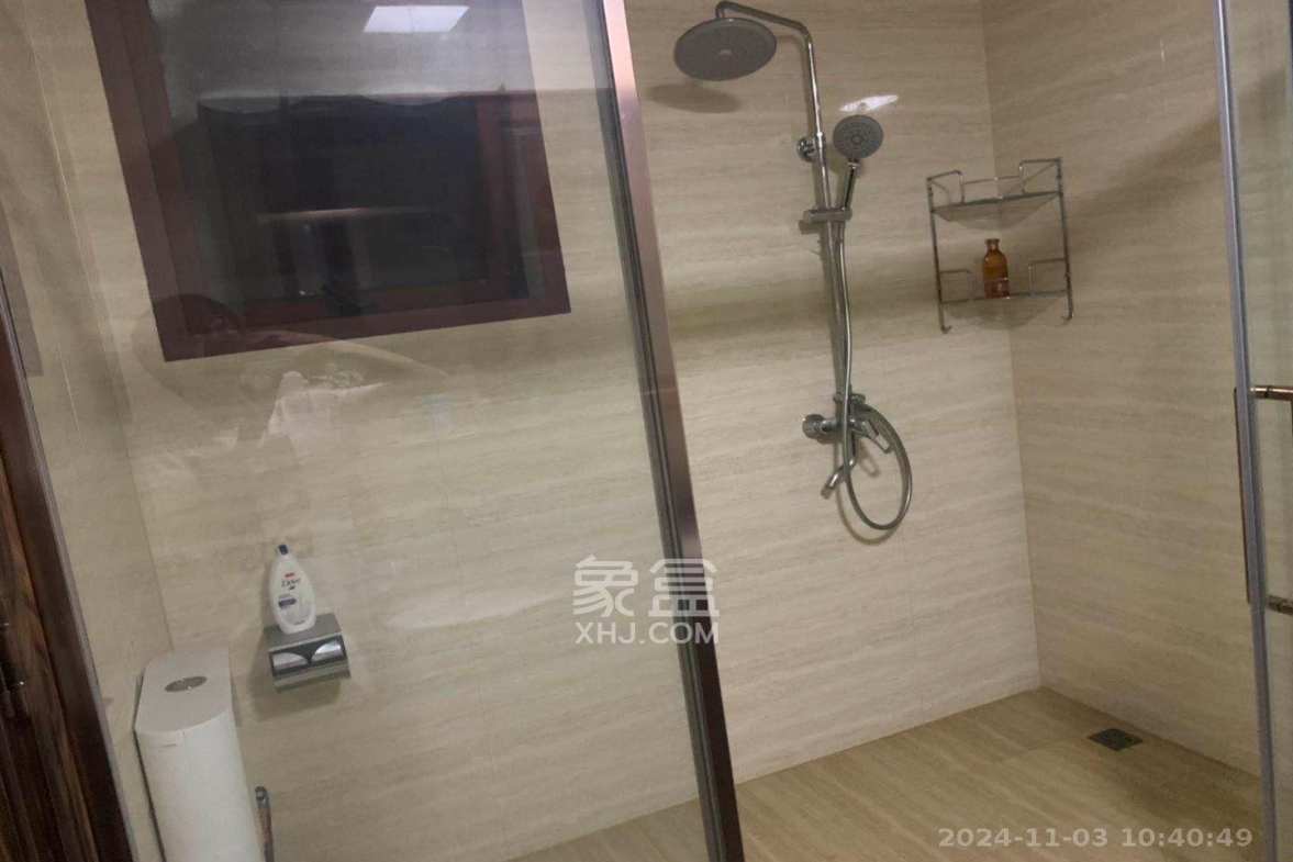 湘江世纪城湘江豪庭  4室2厅2卫   8500.00元/月室内图