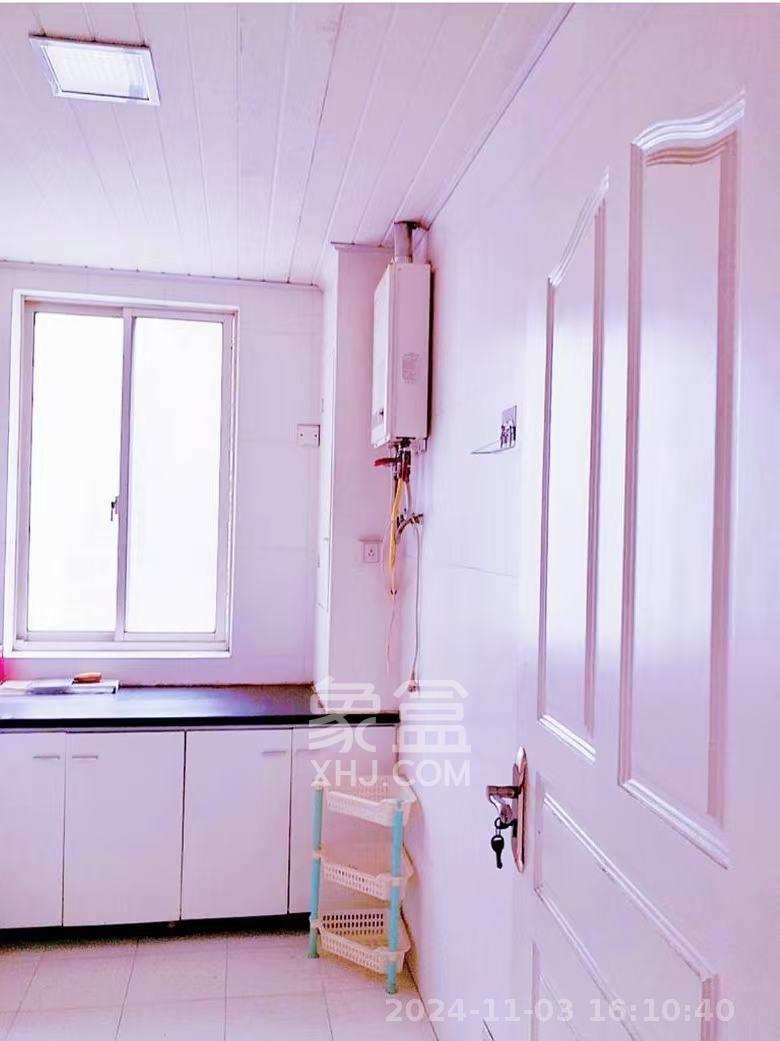 一心花苑  3室2厅1卫    3000.0元/月 一心花苑  3室2厅1卫    3000.0元/月室内图