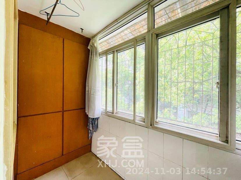 红旗区一片  3室2厅1卫    2400.0元/月室内图