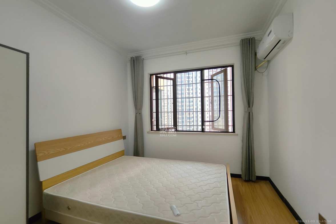 长燃润和天地（长润小区印湘江）  4室2厅2卫    2400.0元/月室内图