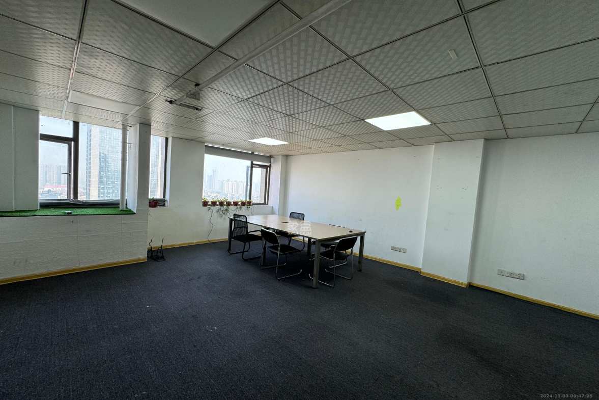 长房中庭国际(东郡华蓉广场) 1室0厅1卫 2200.0元/月 长房中庭国际(东郡华蓉广场) 1室0厅1卫 2200.0元/月室内图