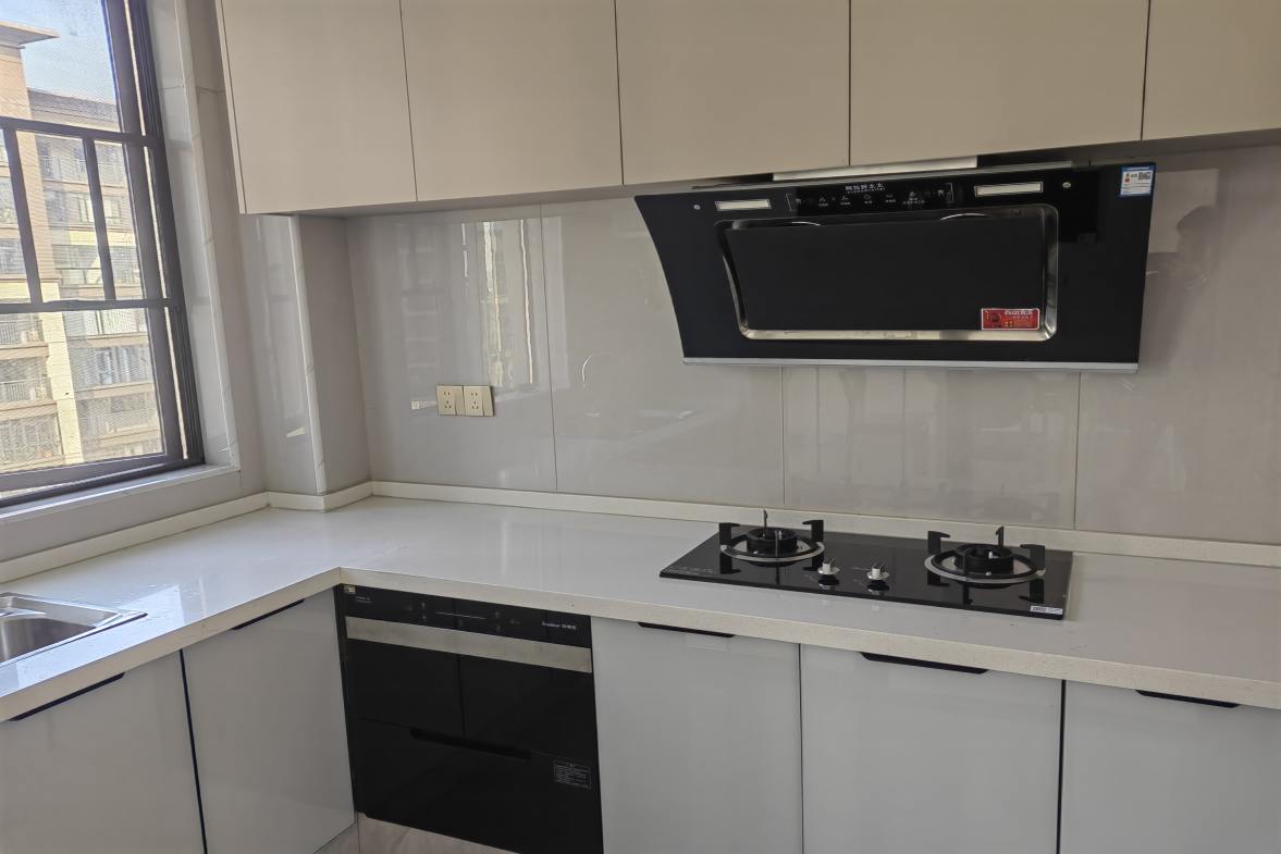 大汉龙城  4室2厅2卫    2200.0元/月 大汉龙城  4室2厅2卫    2200.0元/月室内图