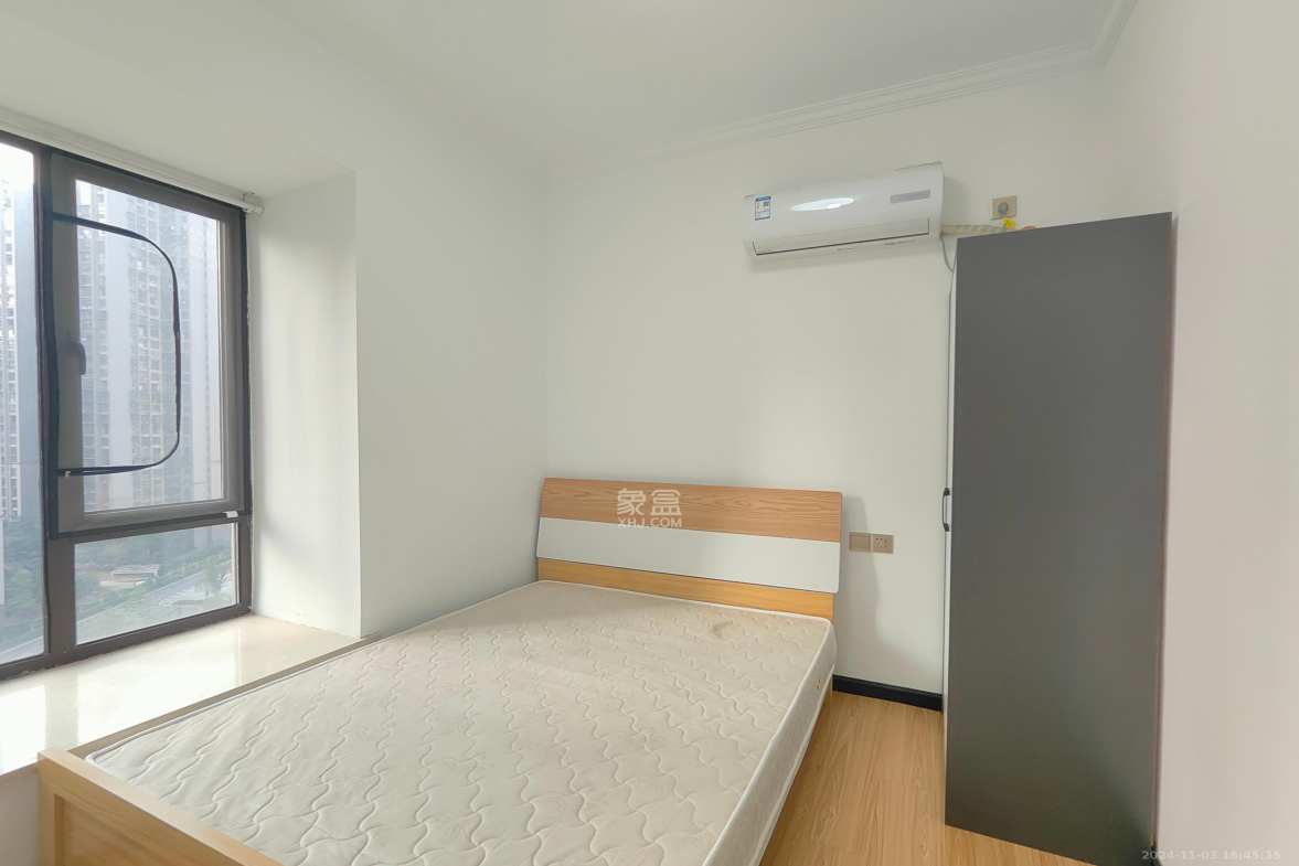 长燃润和天地（长润小区印湘江）  4室2厅2卫    2400.0元/月室内图