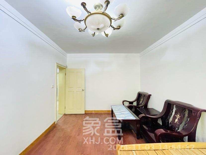 红旗区一片  3室2厅1卫    2400.0元/月室内图