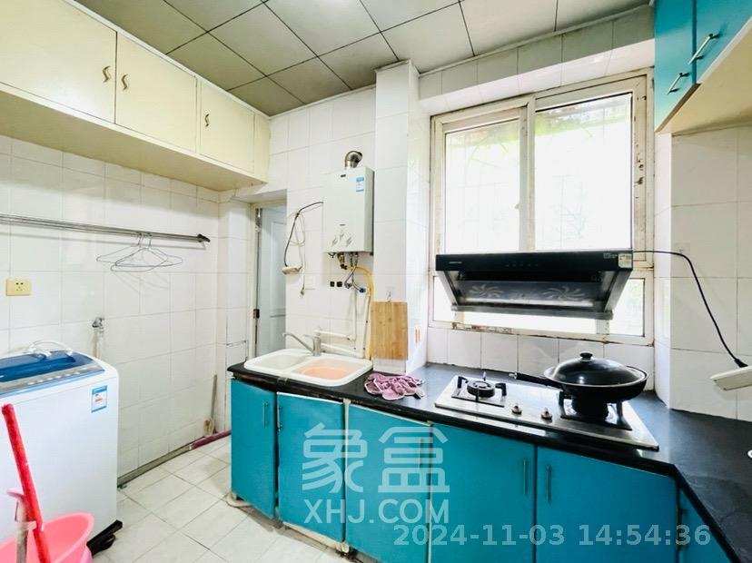 红旗区一片  3室2厅1卫    2400.0元/月室内图