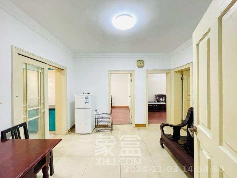 红旗区一片  3室2厅1卫    2400.0元/月室内图