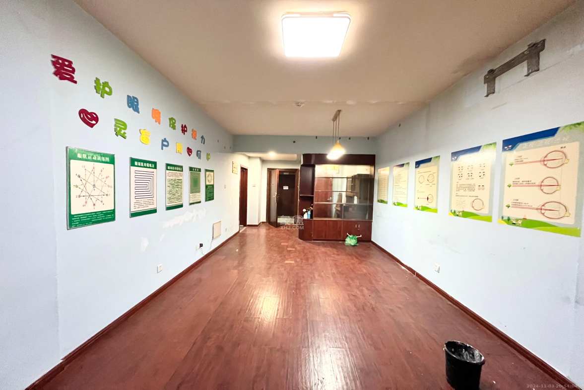 保利麓谷林语I区  1室1厅1卫   1300.00元/月室内图