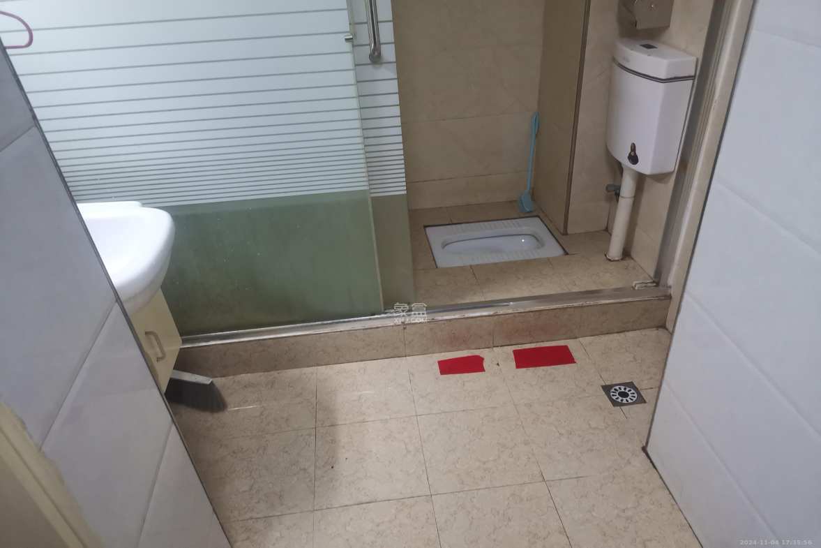 万象凯旋湾  1室1厅1卫   1300.00元/月室内图1