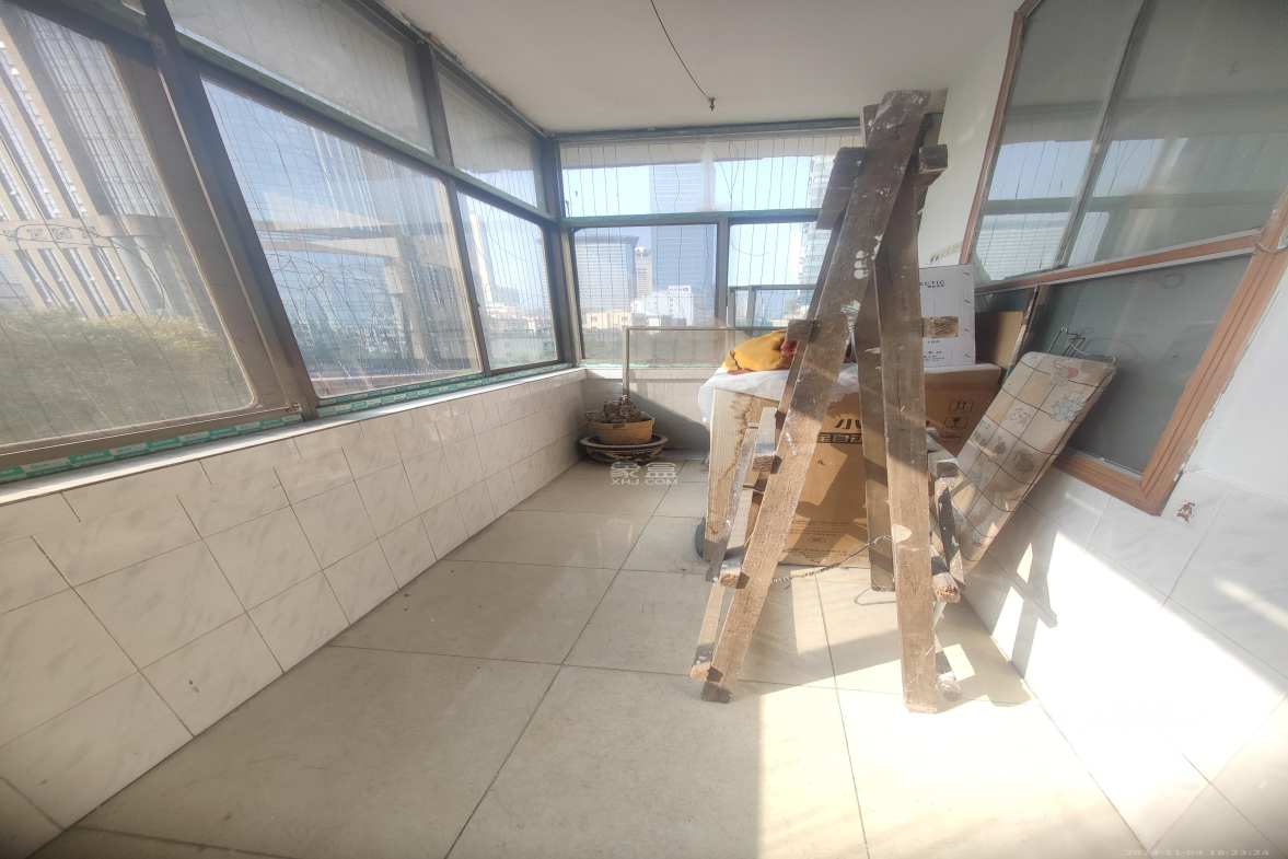 巧克力空间（建鸿达现代大厦）  1室1厅1卫   2100.00元/月室内图