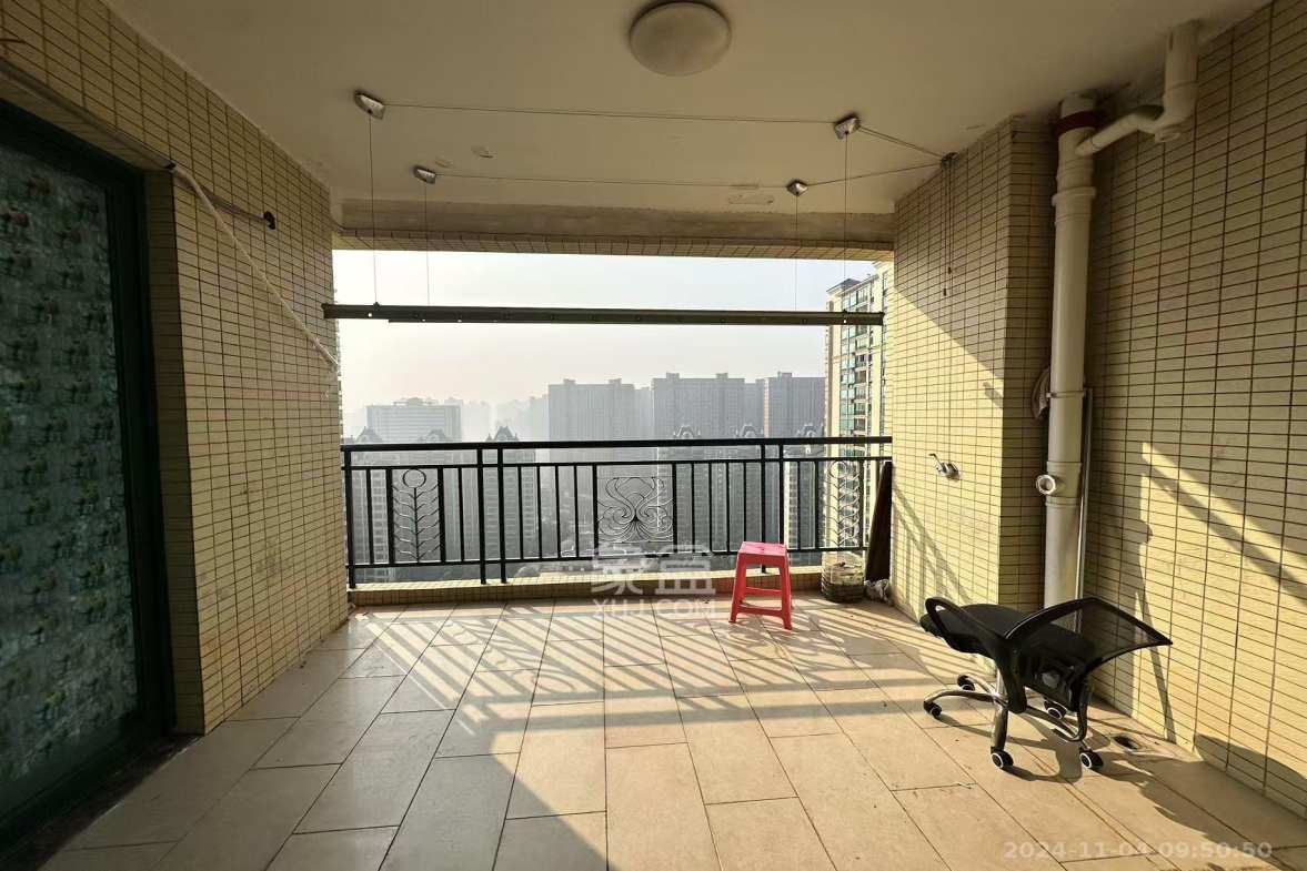 恒大名都  4室2厅2卫    3200.0元/月室内图