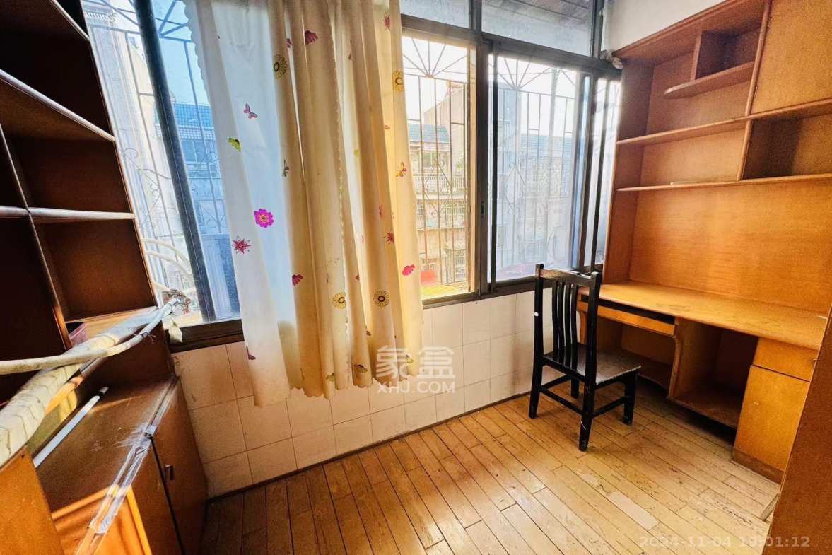 成达花园  1室0厅0卫   1300.00元/月室内图