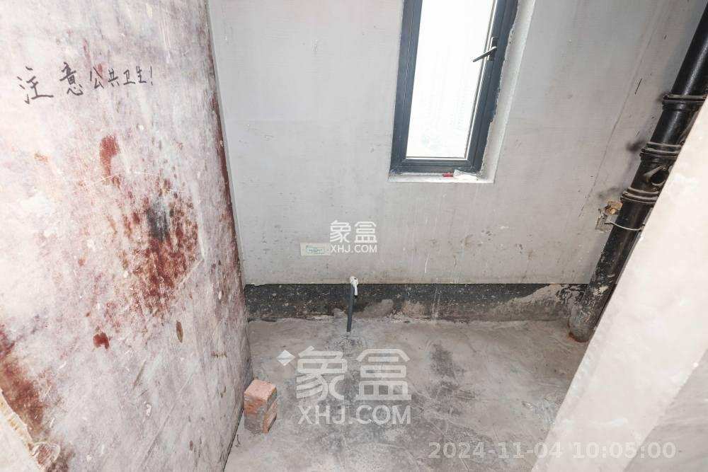 南山梅溪一方  4室2厅2卫   3000.00元/月室内图