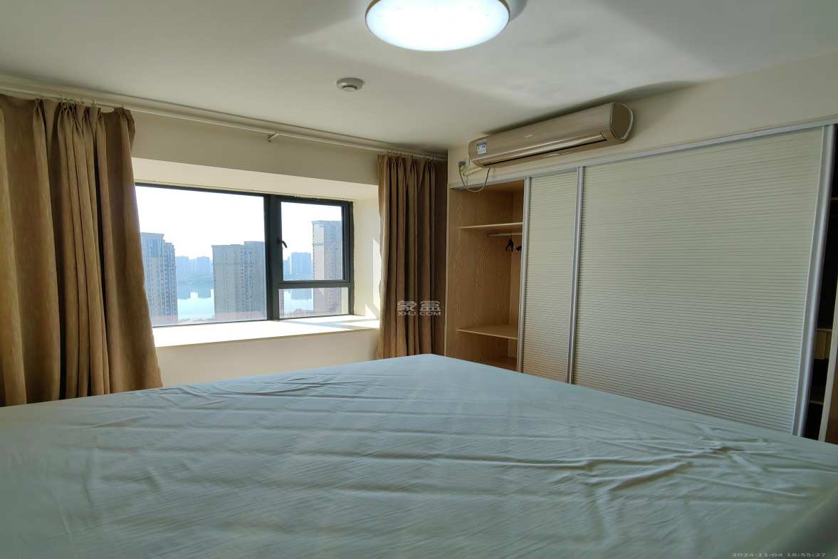 中建梅溪湖中心  3室2厅2卫   3400.00元/月室内图