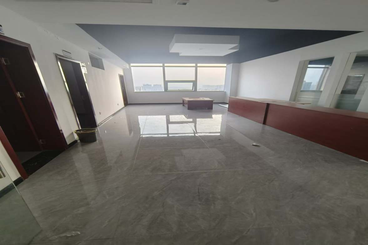 汇通国际  1室1厅1卫    29.8万 汇通国际  1室1厅1卫    29.8万客厅