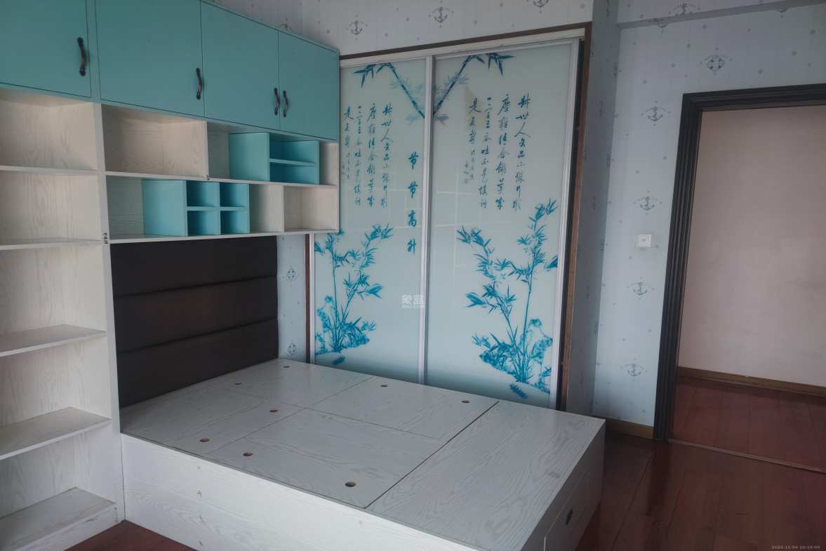 梦网景园  4室2厅1卫   4200.00元/月室内图