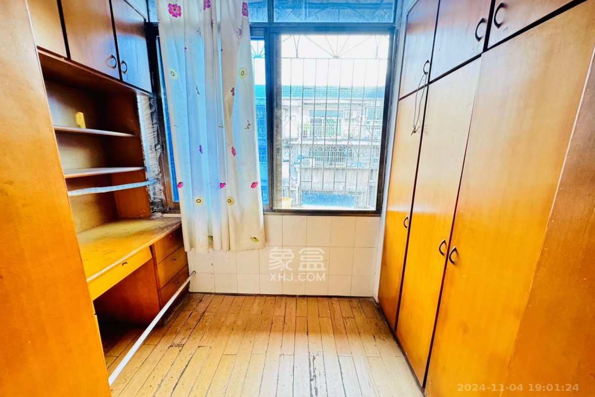 成达花园  1室0厅0卫   1300.00元/月室内图