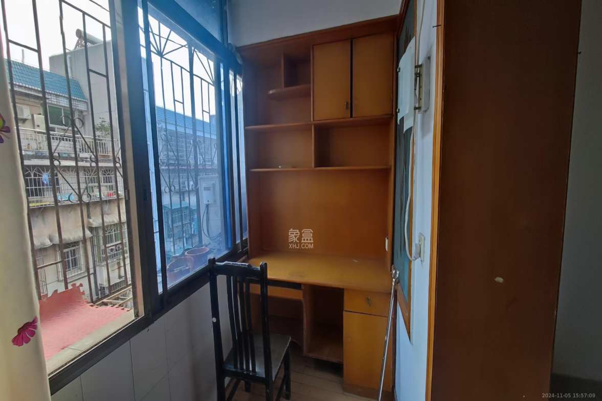 成达花园  3室2厅1卫   1400.00元/月室内图