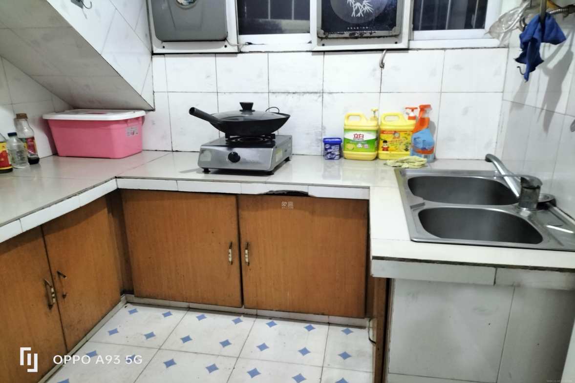 鄱阳小区 1室2厅1卫 800.0元/月 鄱阳小区 1室2厅1卫 800.0元/月室内图