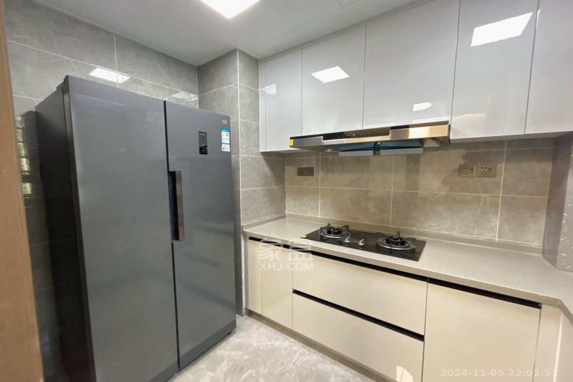 卓越中寰  4室2厅2卫    6200.0元/月 卓越中寰  4室2厅2卫    6200.0元/月室内图