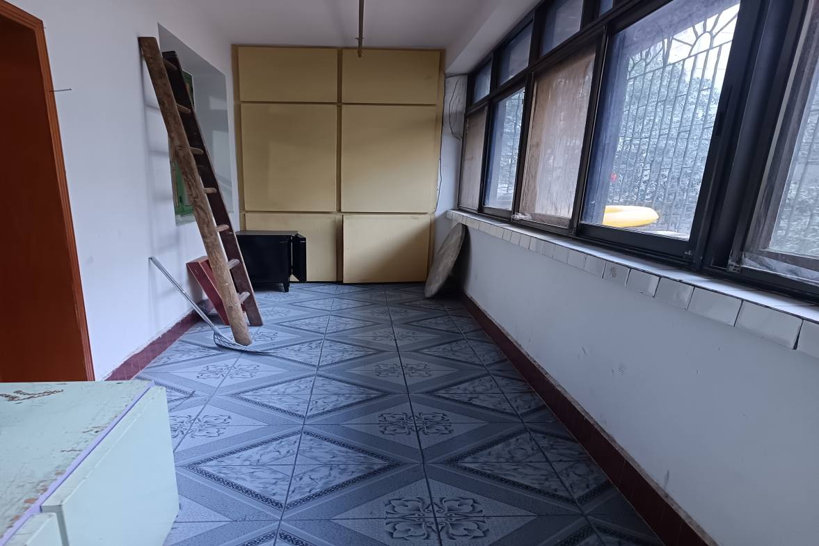 市农机局家属楼  3室1厅1卫    50.0万 市农机局家属楼  3室1厅1卫    50.0万其他