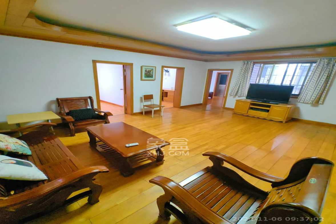 八一桥工商银行家属楼  3室2厅2卫   3400.00元/月室内图1
