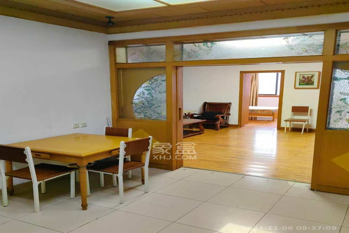 八一桥工商银行家属楼  3室2厅2卫   3400.00元/月室内图