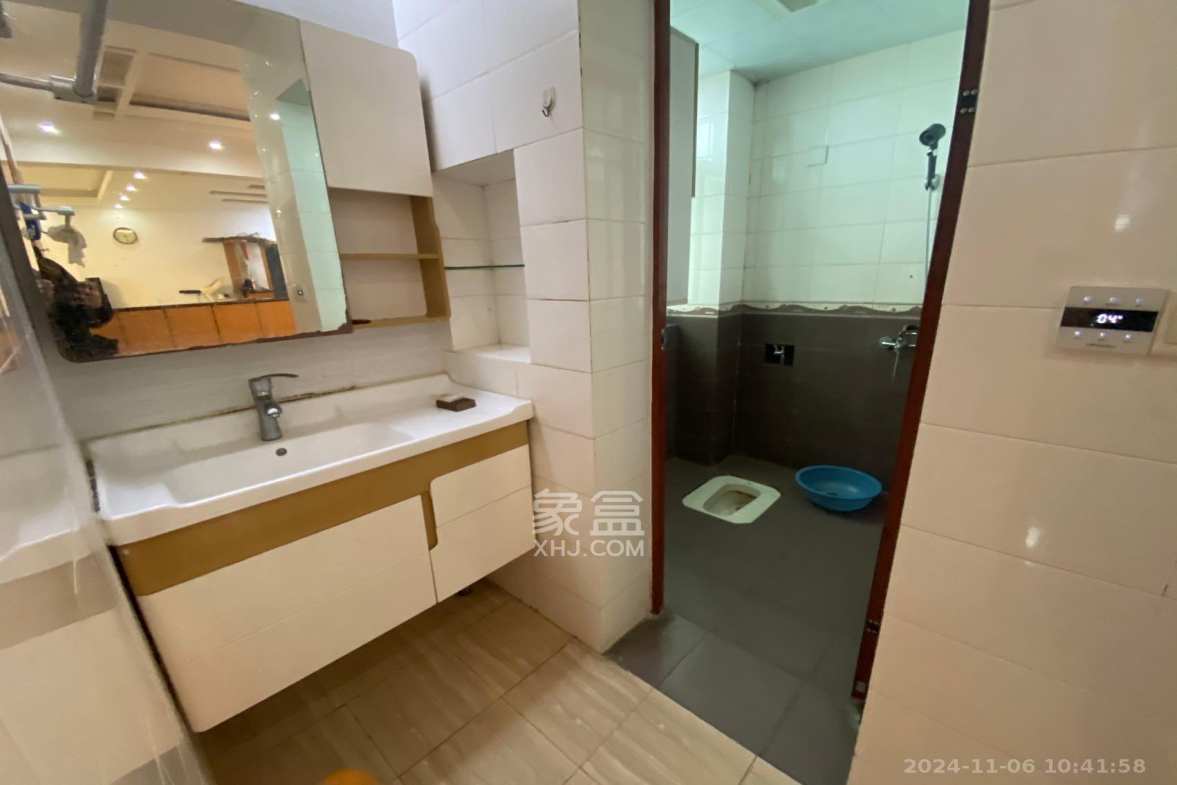 长沙金丰小区  4室2厅2卫    3200.0元/月室内图