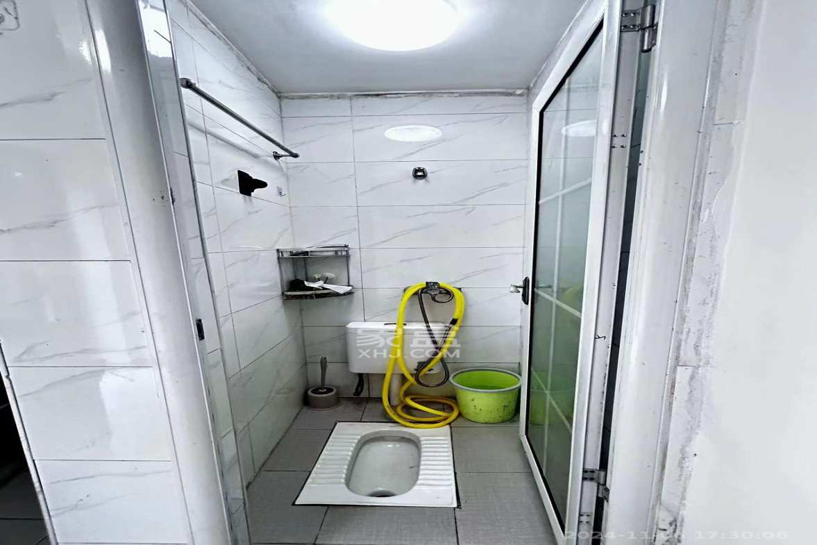 新星小区  1室1厅1卫   800.00元/月室内图