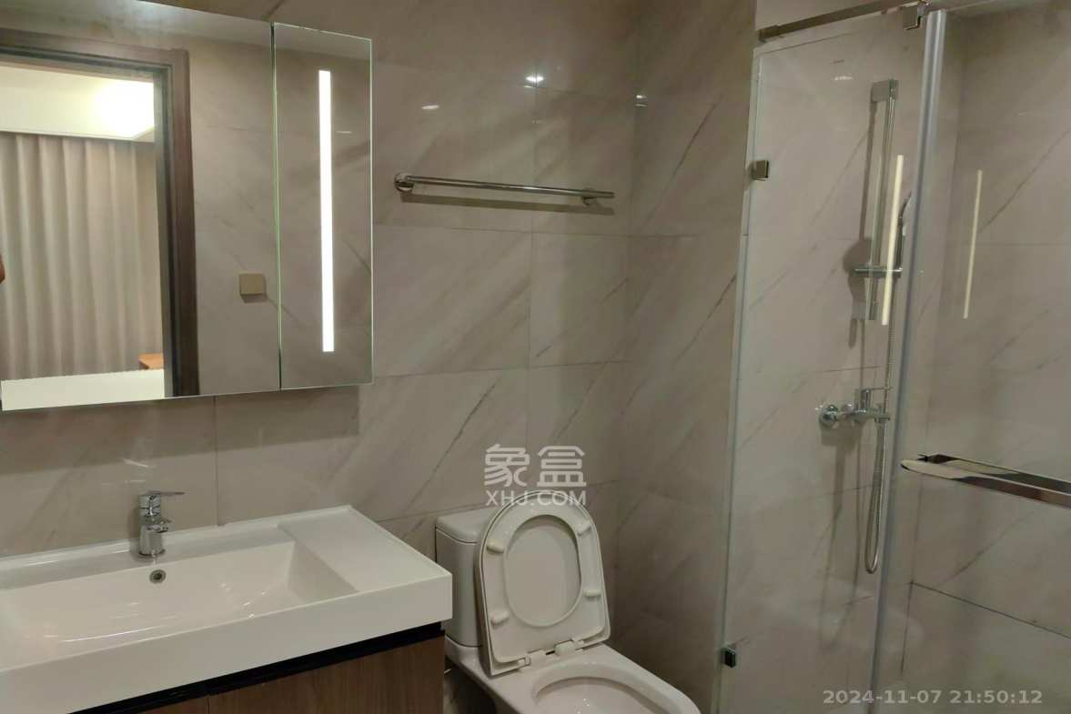 龙湖翠湖壹号  4室2厅2卫   2800.00元/月室内图