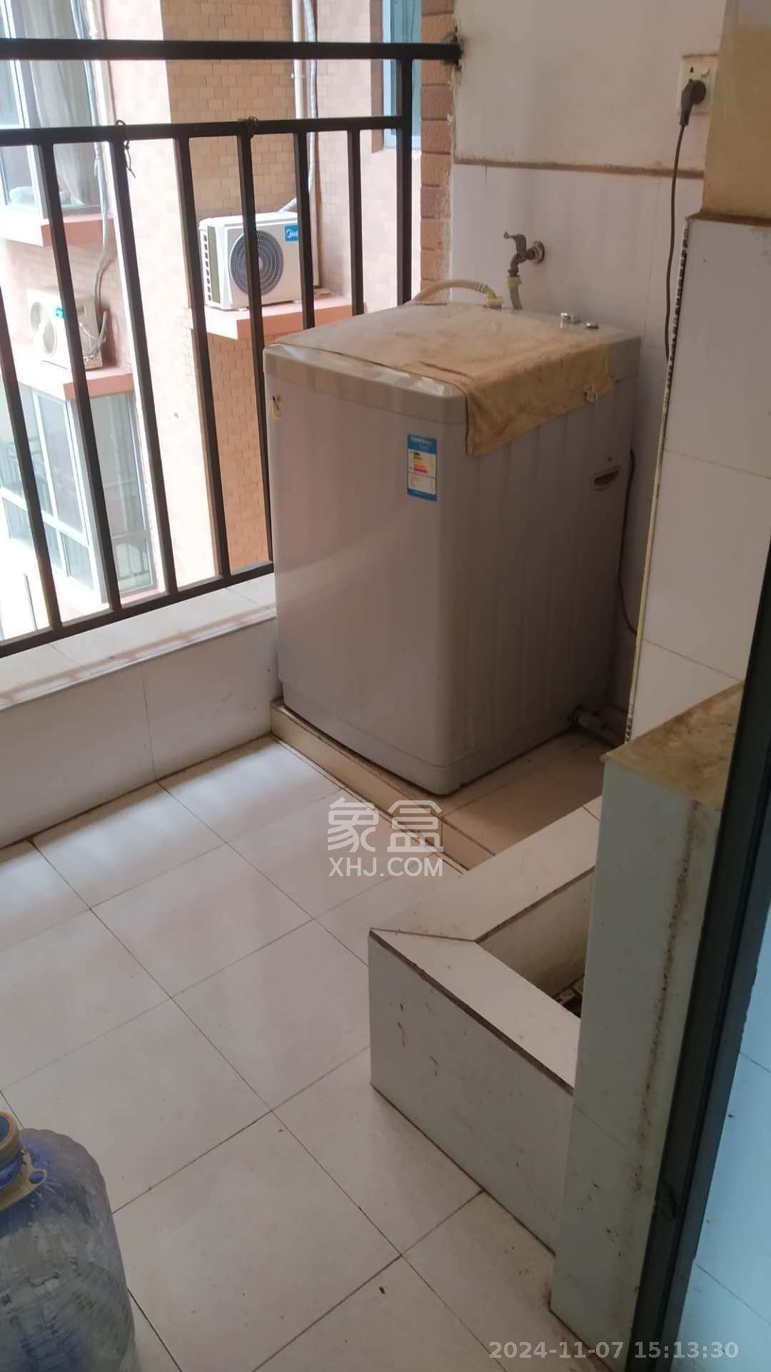 上海城小区  2室1厅1卫   2200.00元/月室内图