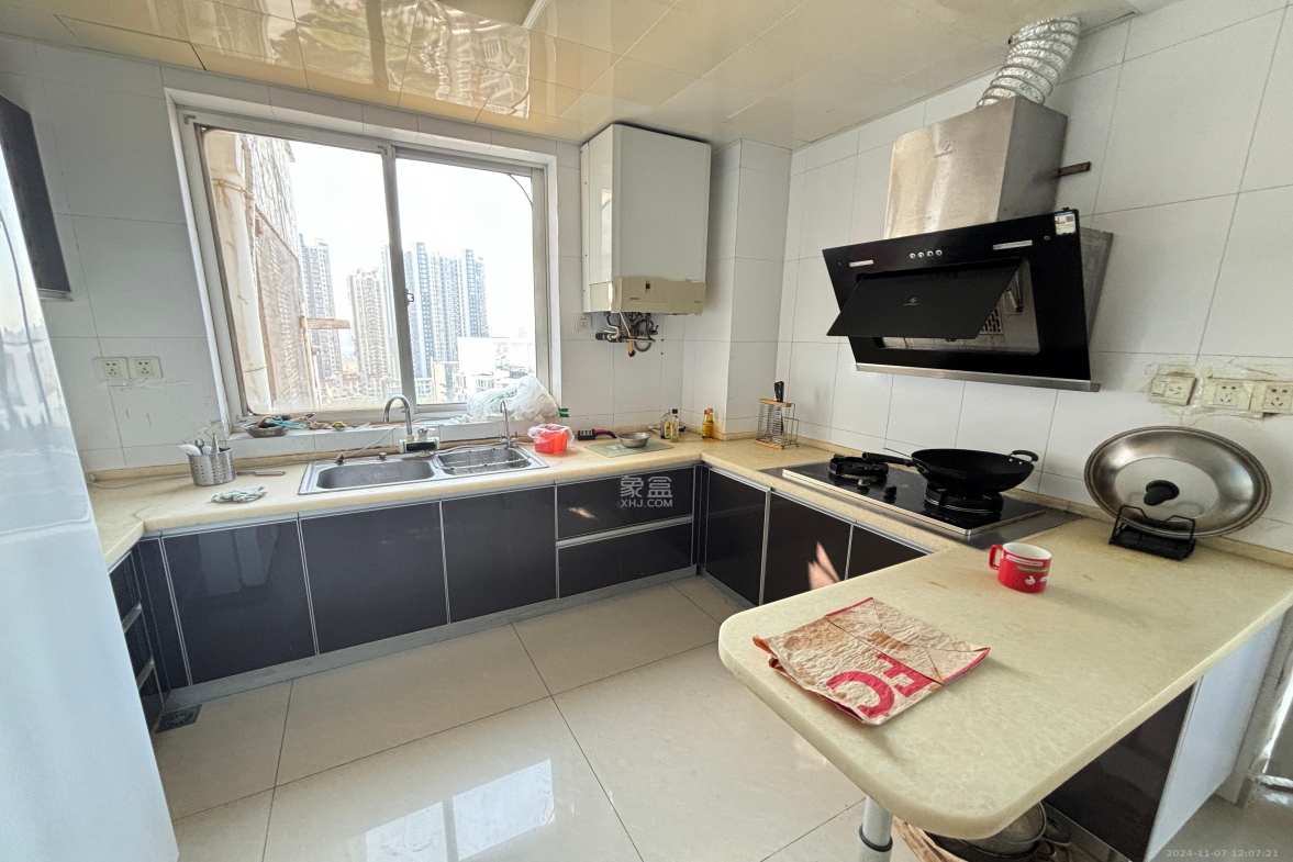 中建桂苑  3室2厅2卫   1800.00元/月室内图