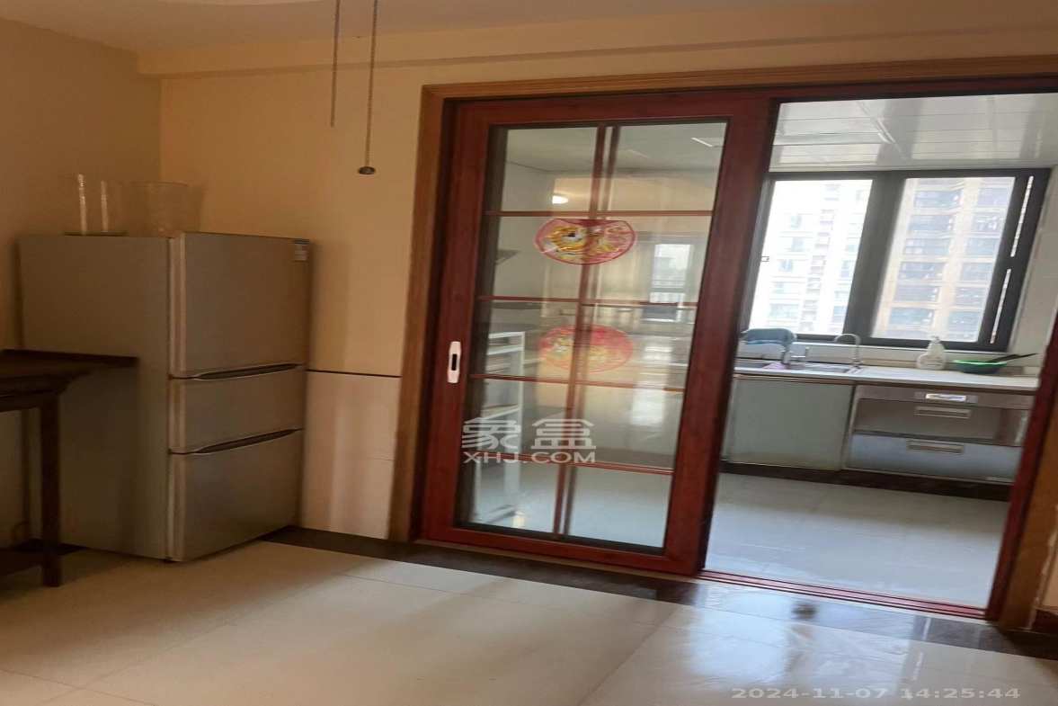中建麓山和苑  3室2厅2卫   1880.00元/月室内图1