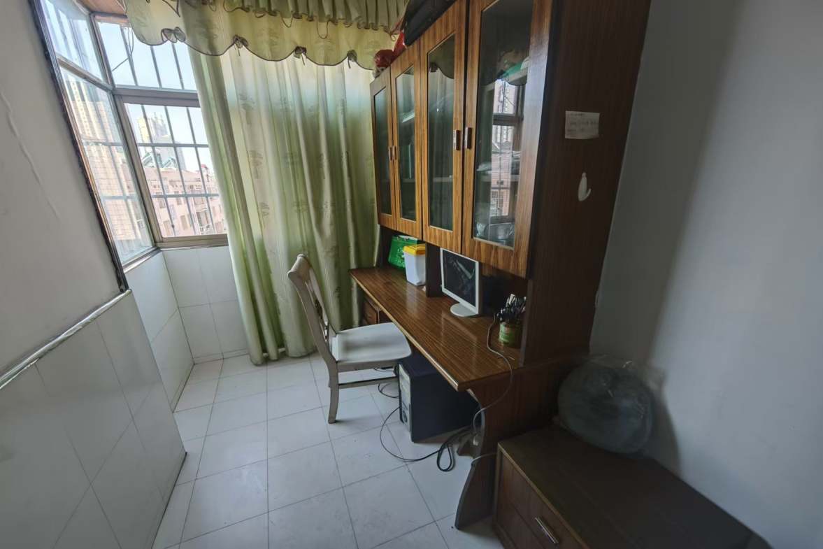 长青居民生活小区  3室2厅2卫    42.8万 长青居民生活小区  3室2厅2卫    42.8万阳台