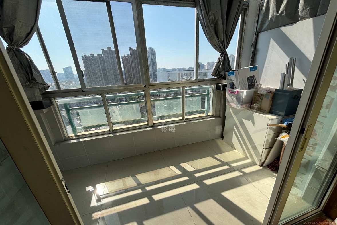 中建桂苑  3室2厅2卫   1800.00元/月室内图