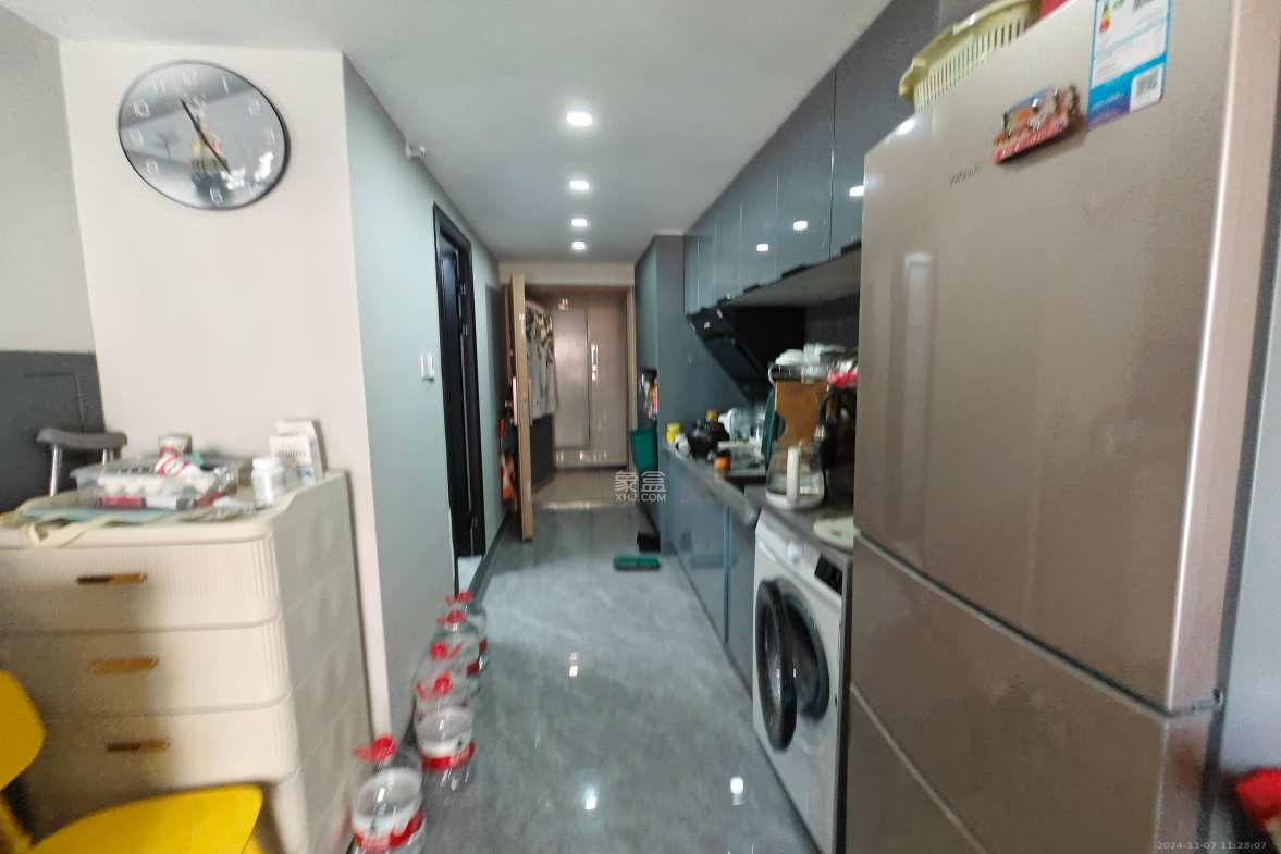 卓越江岸  2室1厅1卫   2500.00元/月室内图