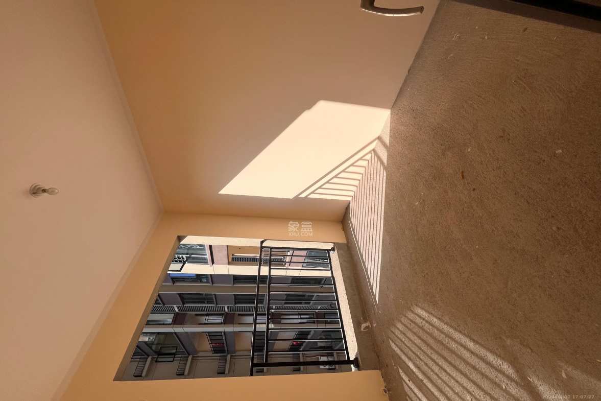 中建钰和城  4室2厅2卫    2000.0元/月室内图