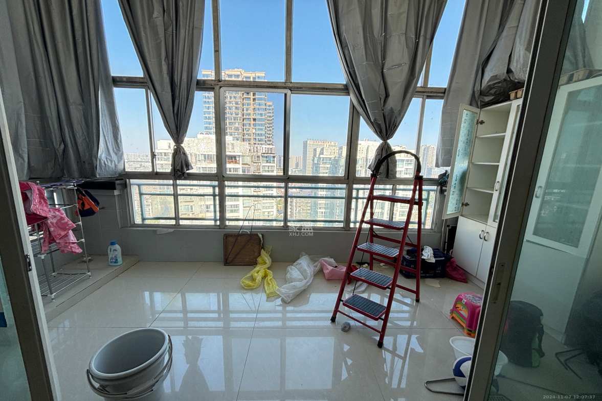 中建桂苑  3室2厅2卫   1800.00元/月室内图