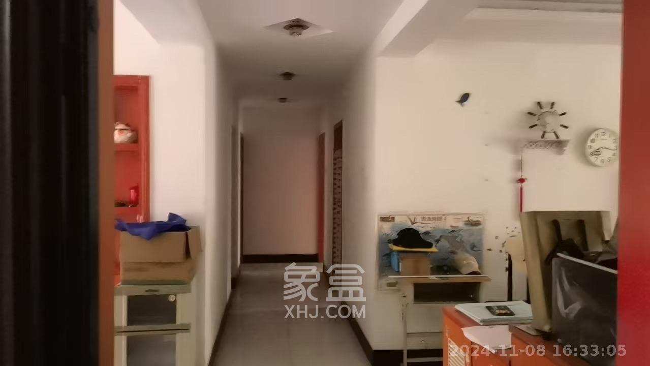 涉外花园  3室1厅1卫   2500.00元/月室内图1