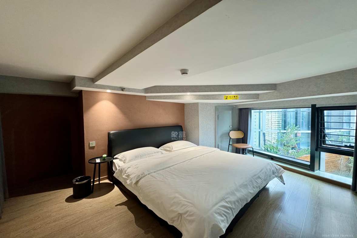 华远云玺公寓  4室2厅1卫    9500.0元/月 华远云玺公寓  4室2厅1卫    9500.0元/月室内图